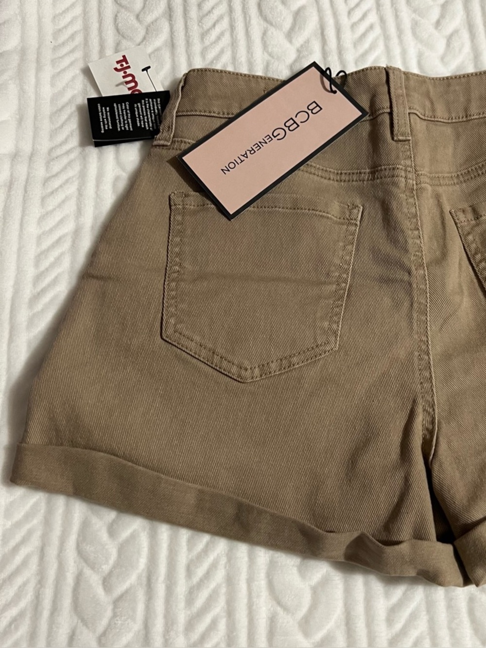 💗 *NEW* BCBGeneration - Khaki Pleated Women’s Shorts - Picture 8 of 9